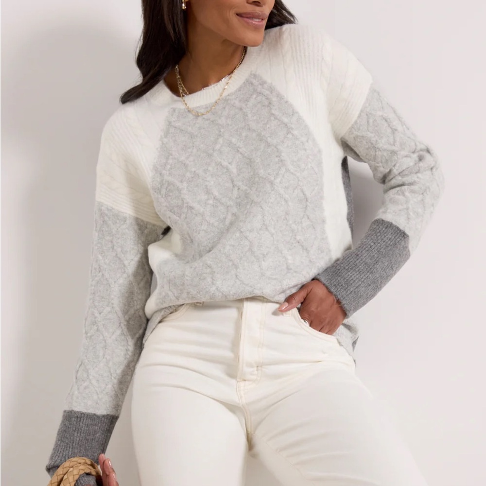 Evereve Sonya Pullover - Neutral abstract. Worn once!